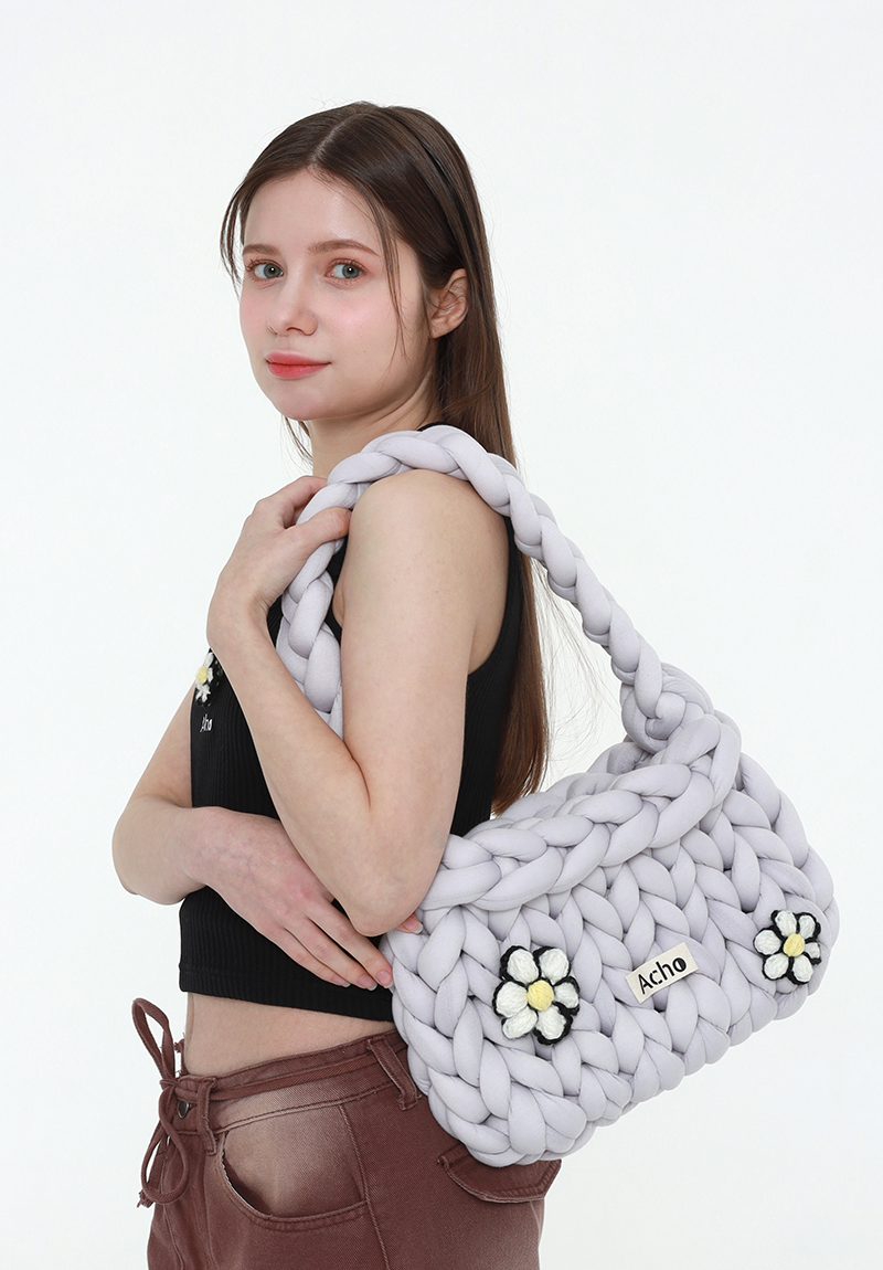 Daisy Knitted Pongpong Shoulder Bag_Gray