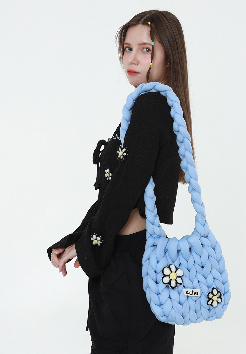 Daisy Knitted Pongpong Crossbody Bag_Blue